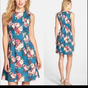 𝅺KUT From the Kloth Blue Floral Dress size  6